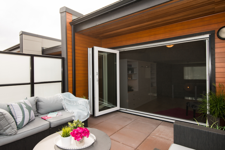 Phantom Screen Doors and Window Screens in Ventura, CA
